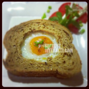 sunny side up egg تخم مرغ نیمرو به روش زیبا بین