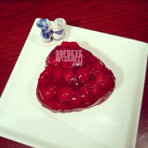 کیک ولنتاین ؛ کیک گیلاس؛ cherry cake " Cherry Valentine Cake