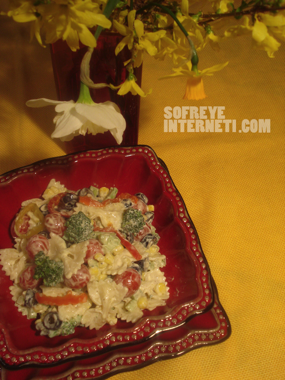 سالاد بهاری؛ از لج رئیس بانک